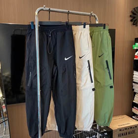 Calças esportivas NIKE